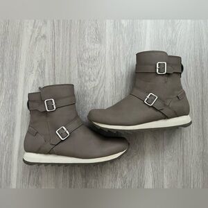 Merrell Alpine Buckle Waterproof Winter Boots Women’s Size 9.5 Taupe